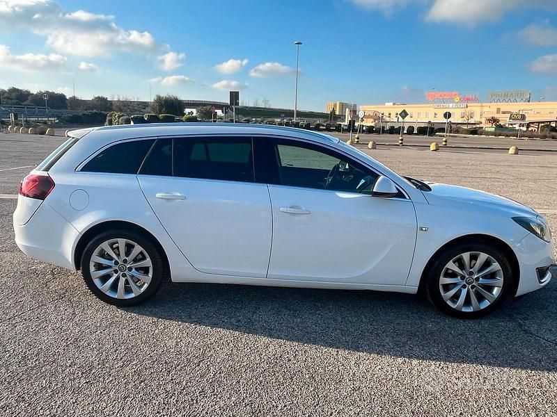Usata Opel Insignia Business 170 CV (125 kW) 2016 Bianco Station wagon