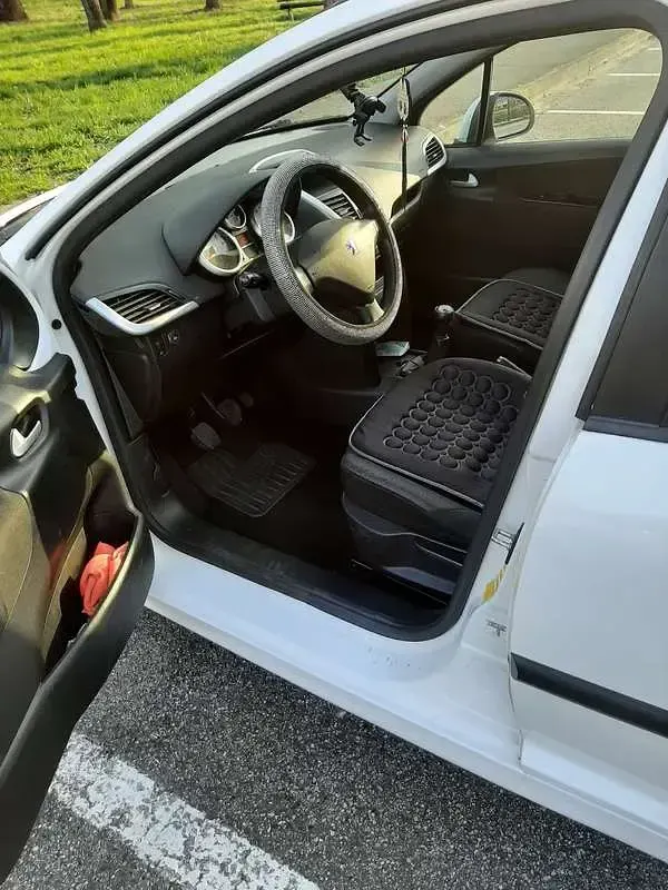 Usata Peugeot 207 73 CV (53 kW) 2009 Berlina