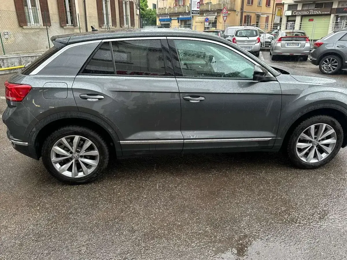Usado VW T-Roc Style 150 CV (110 kW) 2019 Gris SUV