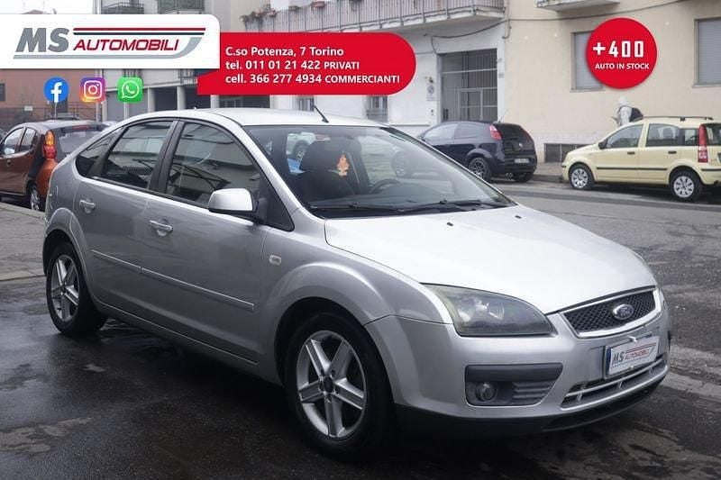 Argento Usata 2006 Ford Focus Utilitaria | 2190 € (Cara) - Immagine 1/4