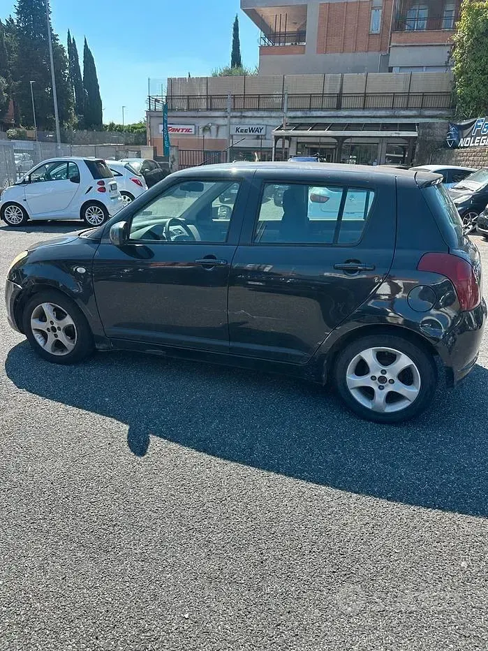 Usata Suzuki Swift 92 CV (67 kW) 2005 Nero Utilitaria