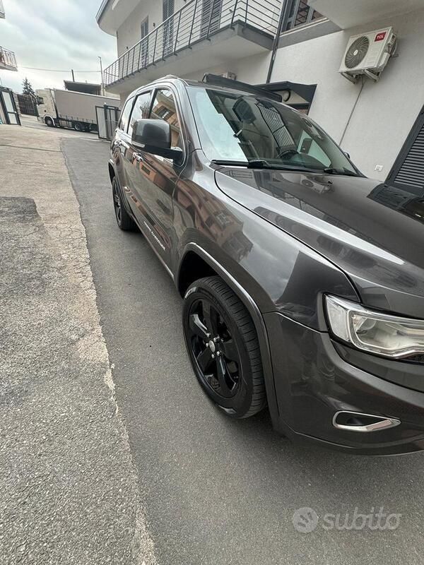 Usata Jeep Grand Cherokee Overland 286 CV (210 kW) 2015 Grigio SUV