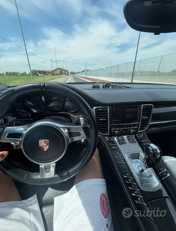 Usata Porsche Panamera 250 CV (183 kW) 2012 Nero Utilitaria