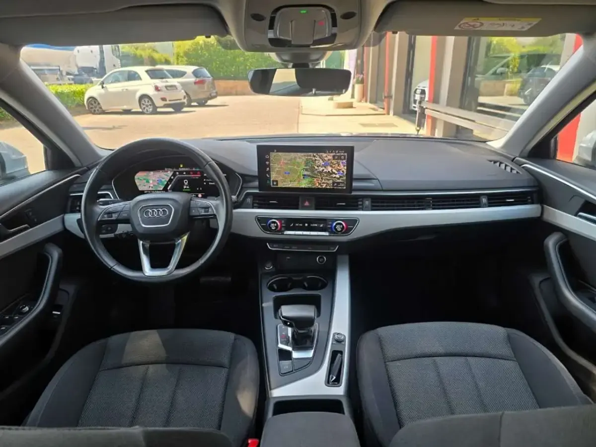 Usata Audi A4 Advanced 163 CV (119 kW) 2024 Argento fioretto Station wagon