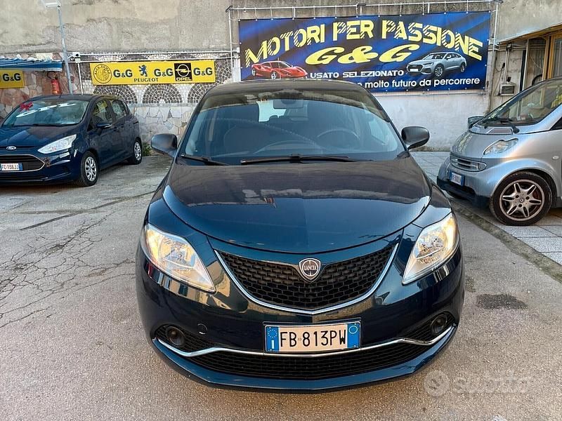 Usata Lancia Ypsilon Silver 69 CV (50 kW) 2015 Blu Utilitaria