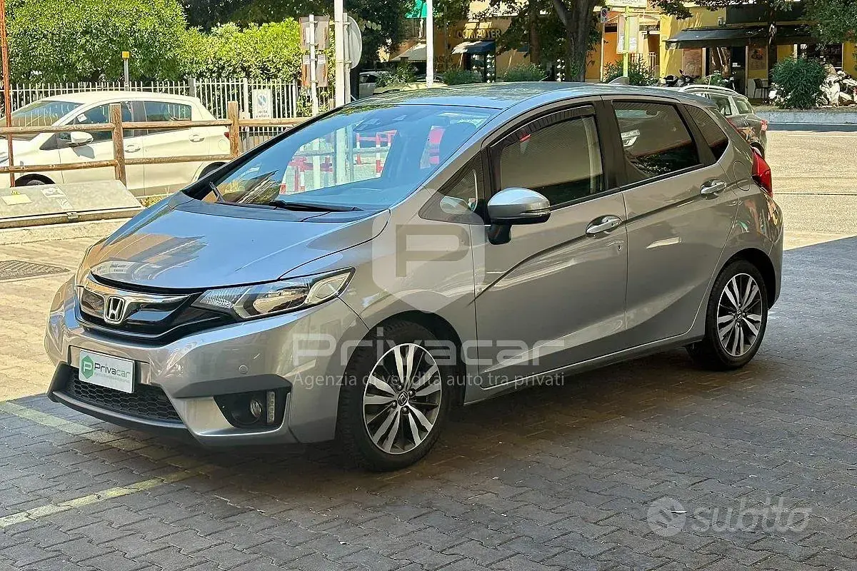 Usata Honda Jazz Elegance 102 CV (75 kW) 2017 Grigio Utilitaria
