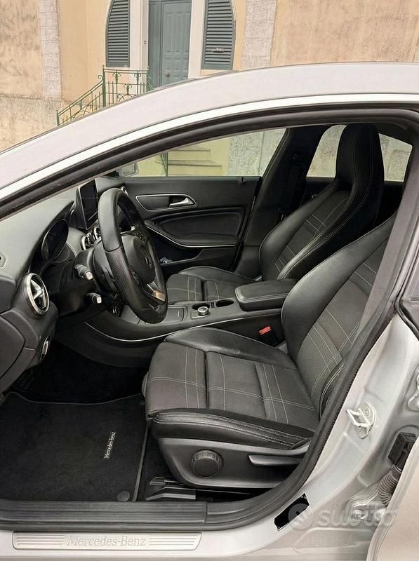 Usata Mercedes CLA200 AMG 136 CV (100 kW) 2017 Grigio Berlina