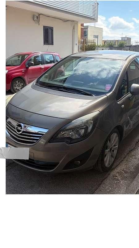 Usata Opel Meriva Cosmo 101 CV (74 kW) 2010 Bronzo Monovolume
