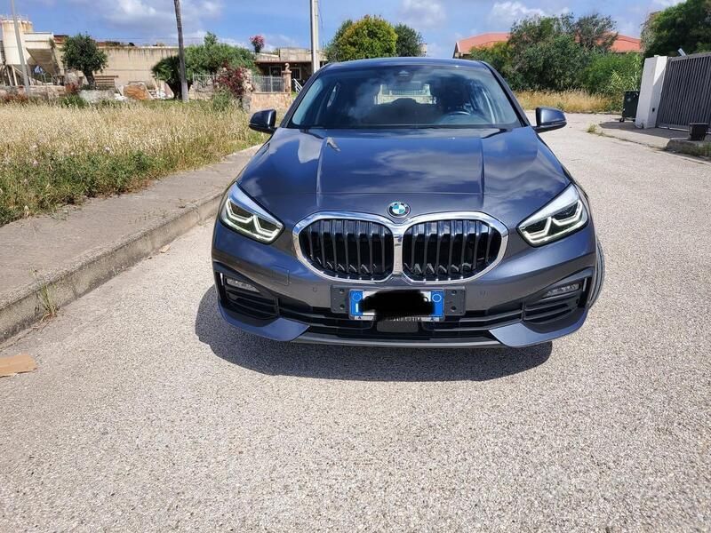 Grigio Usata 2020 BMW 116 Due volumi | 19.999 € (Buon prezzo) - Immagine 1/4