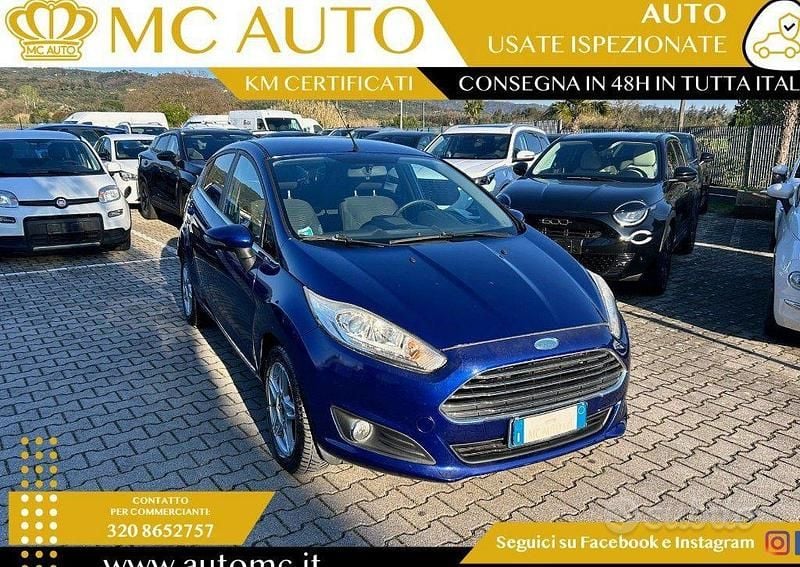 Usata Ford Fiesta 75 CV (55 kW) 2015 Blu Berlina