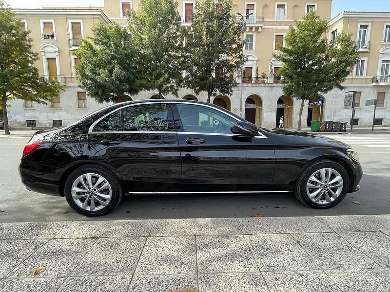 Usata Mercedes C180 Executive 122 CV (89 kW) 2019 Nero Berlina