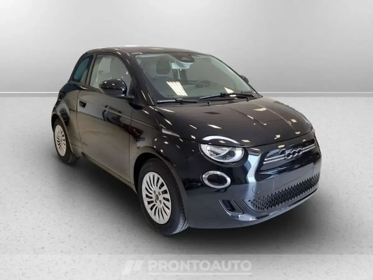 Nieuw Fiat 500e Tech 42 kW (58 PK) 2026 Rood Sedan