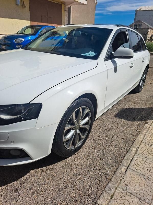 Bianco Usata 2011 Audi A4 Station wagon | 5900 € (Buon prezzo) - Immagine 1/4