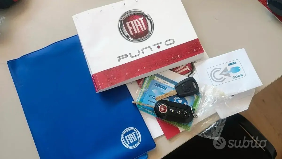 Usata Fiat Punto Lounge 70 CV (51 kW) 2014 Grigio Utilitaria