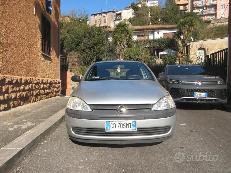 Grigio Usata 2002 Opel Corsa Comfort Tre volumi | 1200 € (Buon prezzo) - Immagine 1/4