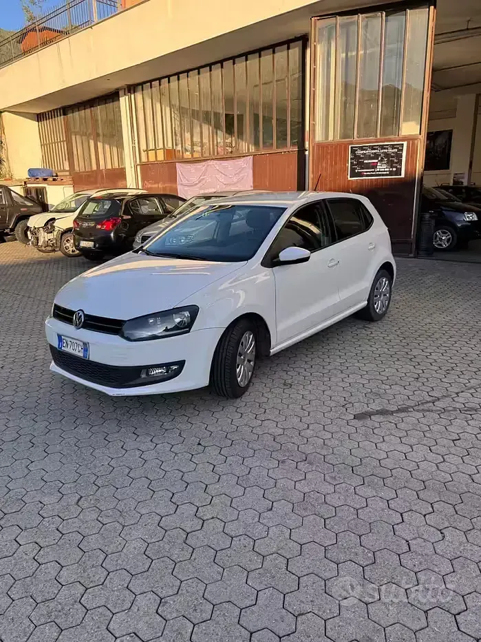 Usata VW Polo Comfortline 75 CV (55 kW) 2012 Bianco Utilitaria
