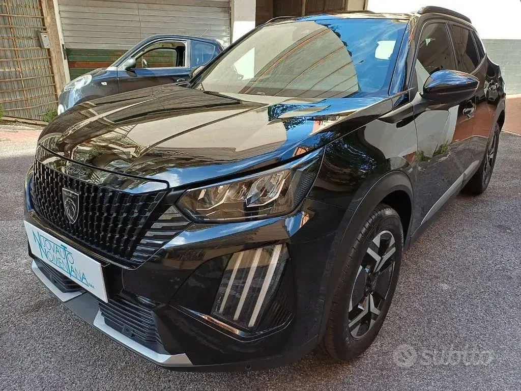 Usata Peugeot 2008 Allure 101 CV (74 kW) 2025 Nero SUV
