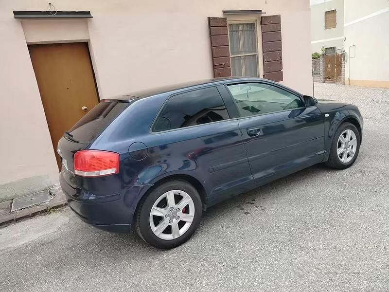 Usata Audi A3 140 CV (102 kW) 2003 Blu Utilitaria