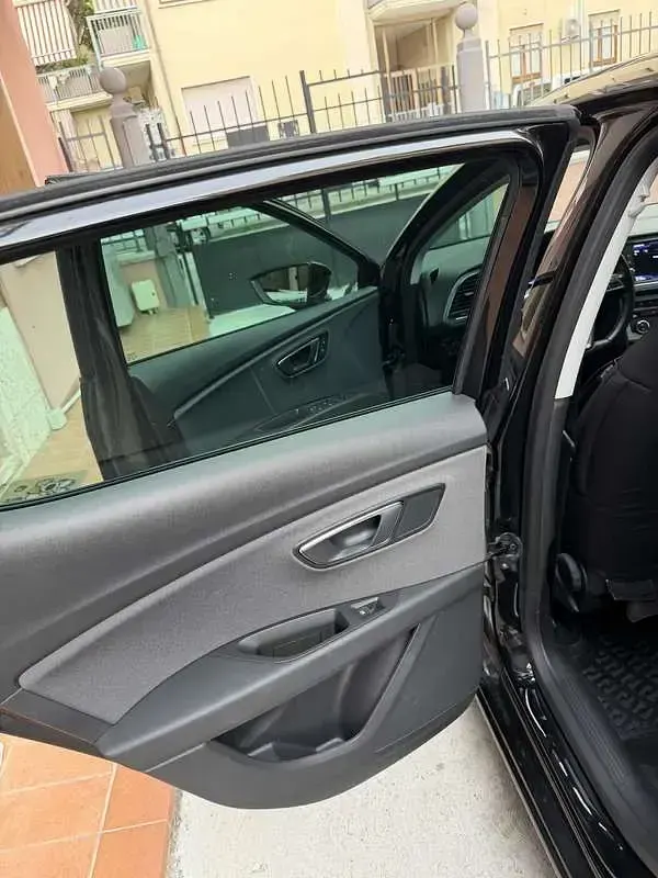 Usata Seat Leon 131 CV (96 kW) 2020 Berlina
