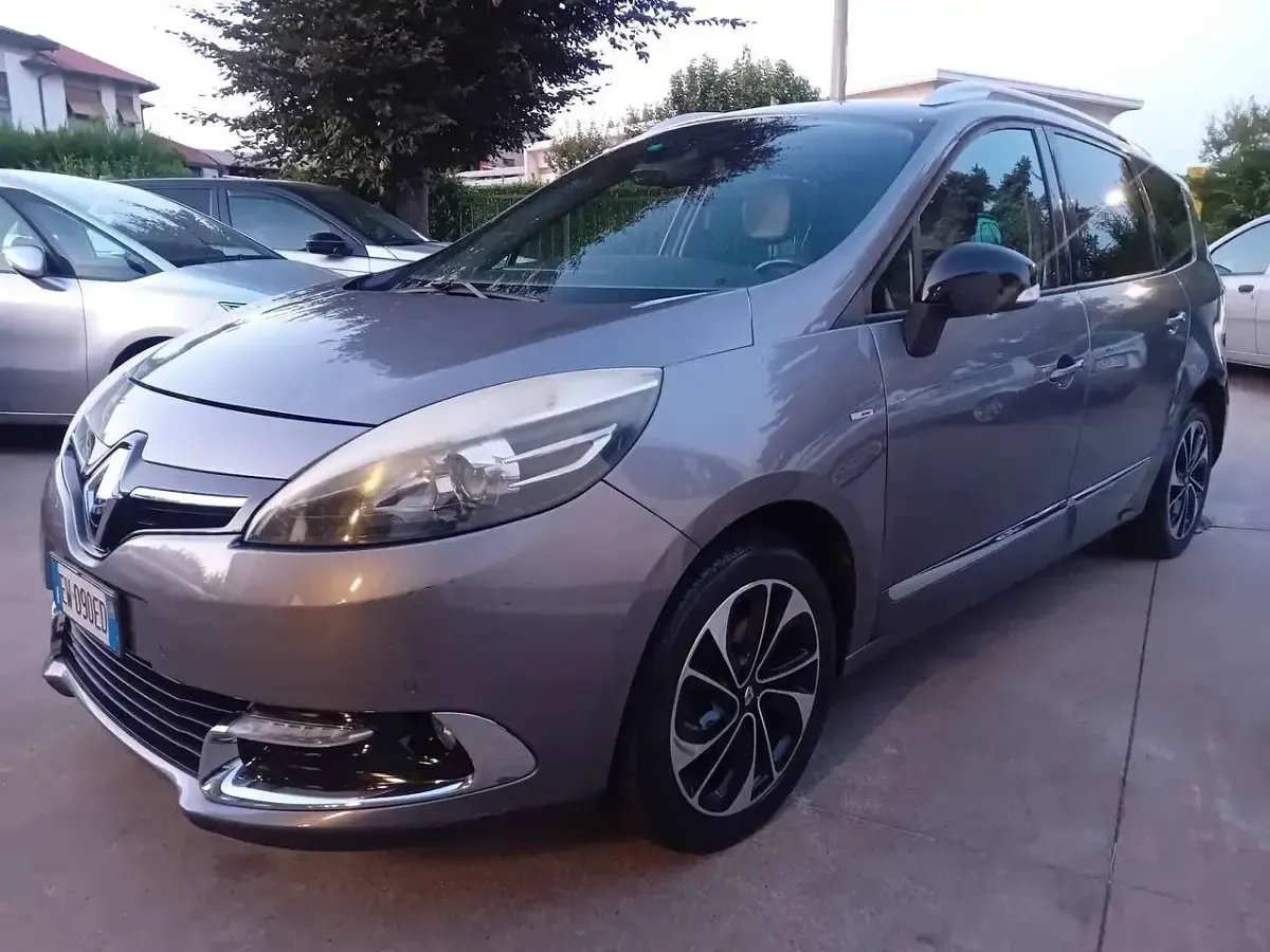 Usata Renault Scénic III 110 CV (80 kW) 2014 Marrone Monovolume