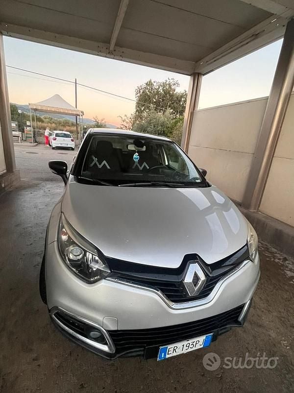 Usata Renault Captur 90 CV (66 kW) 2013 Grigio SUV