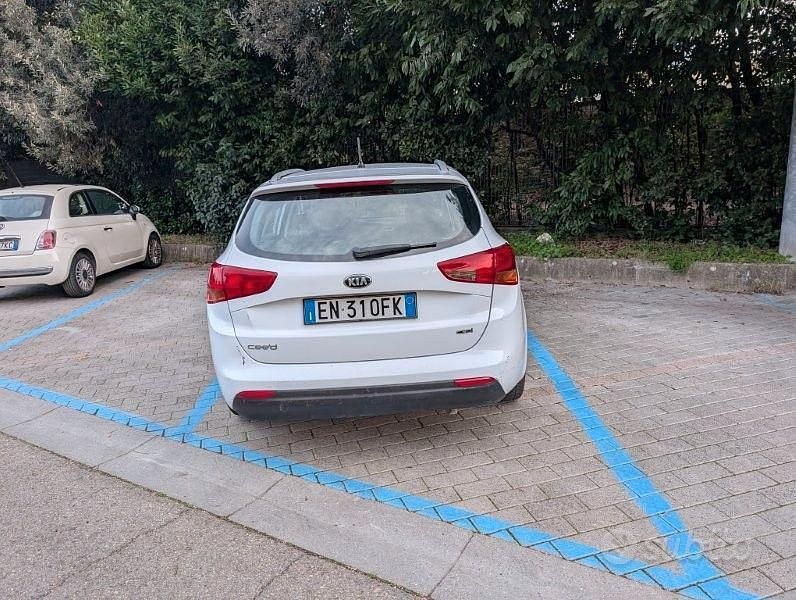 Usata Kia Ceed Sportswagon Active 90 CV (66 kW) 2012 Bianco Station wagon