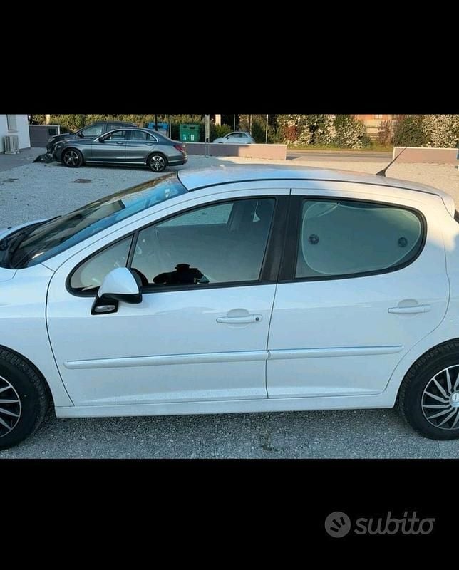 Usata Peugeot 207 70 CV (51 kW) 2012 Bianco Berlina