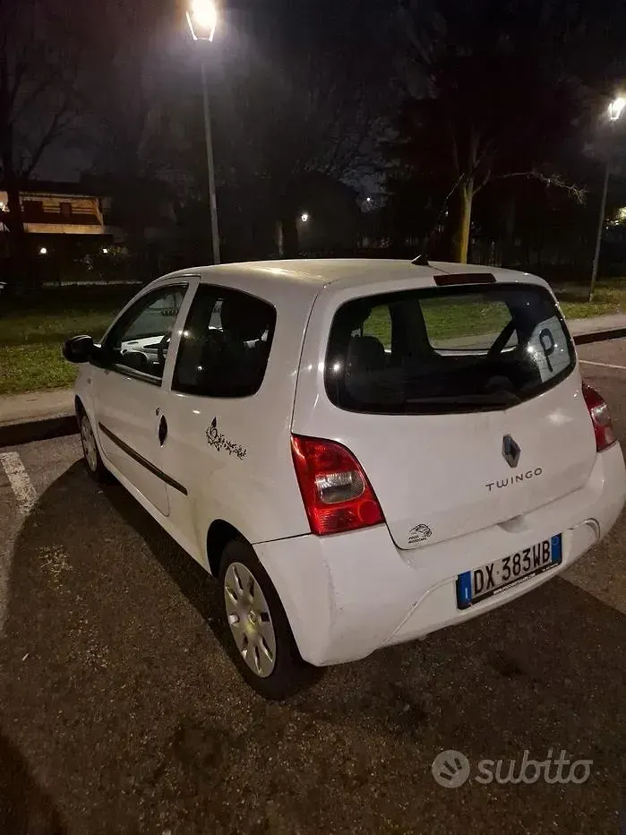 Usata Renault Twingo 58 CV (42 kW) 2009 Bianco Utilitaria