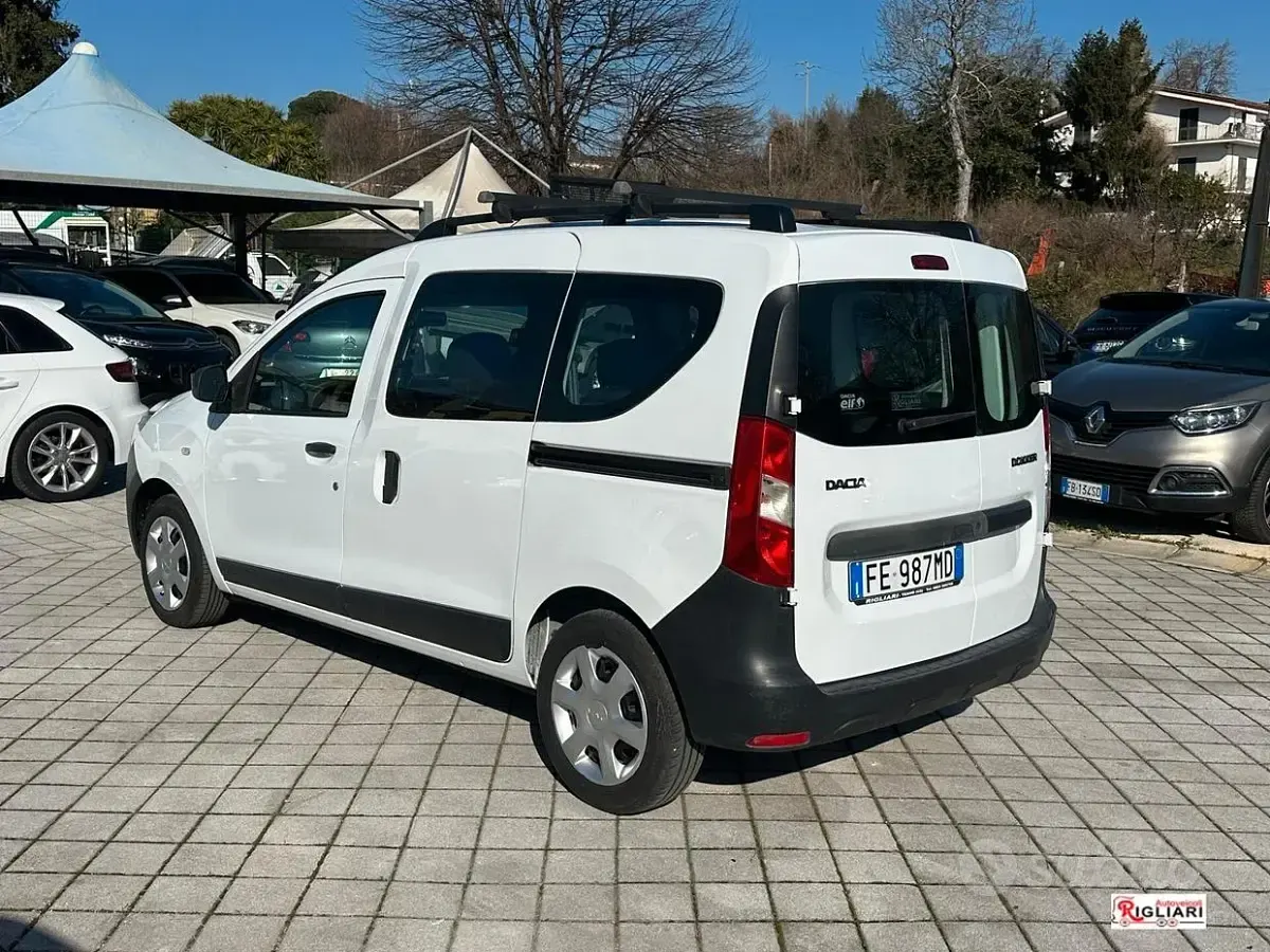 Usata Dacia Dokker Lauréate 75 CV (55 kW) 2016 Bianco Monovolume