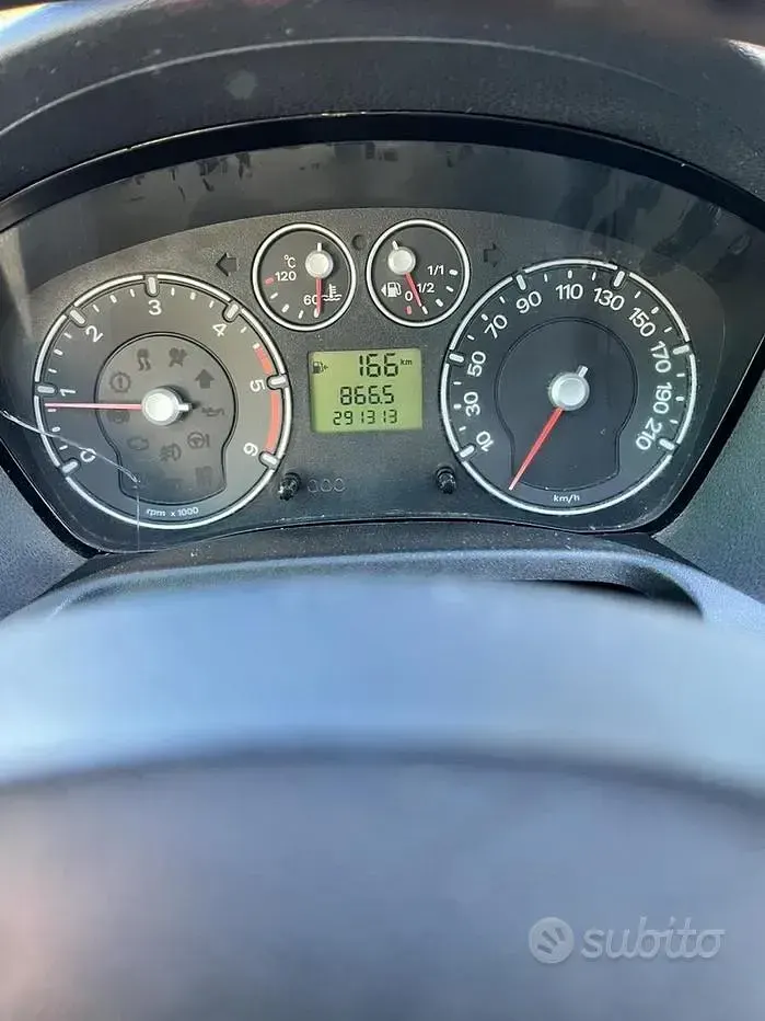 Usata Ford Fiesta 68 CV (50 kW) 2006 Utilitaria