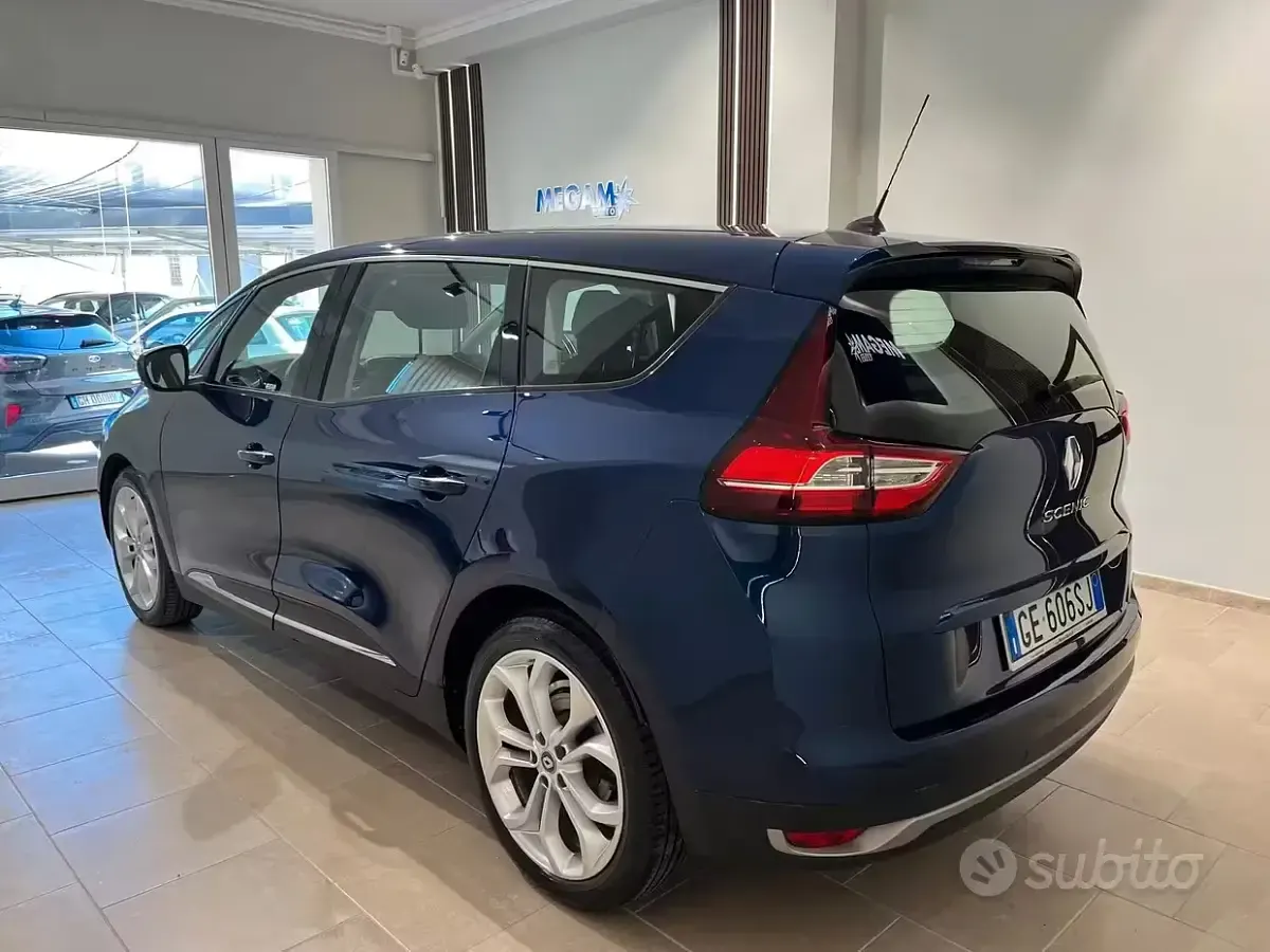 Usata Renault Grand Scénic Business 120 CV (88 kW) 2021 Blu Monovolume