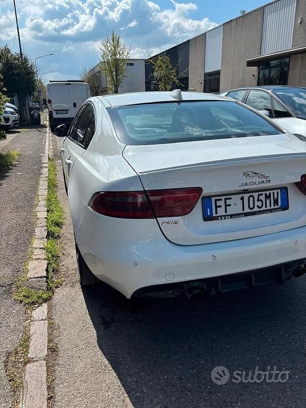 Usata Jaguar XE R-Sport 241 CV (177 kW) 2016 Bianco Berlina