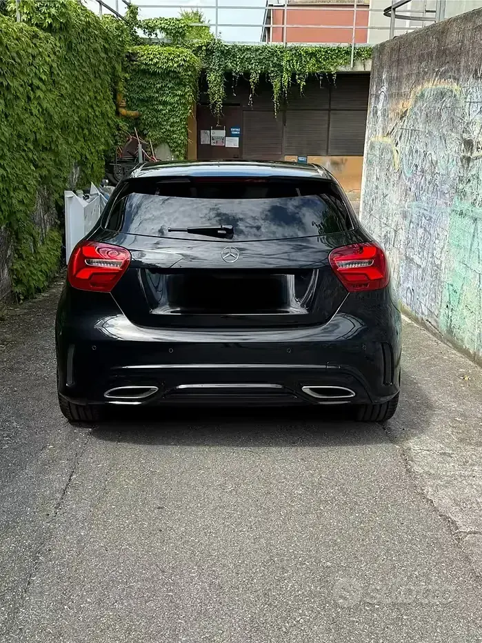 Usata Mercedes A180 Premium 109 CV (80 kW) 2018 Nero Berlina