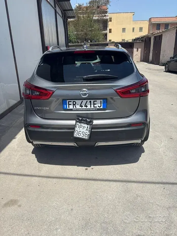 Usata Nissan Qashqai Tekna+ 110 CV (80 kW) 2018 Grigio SUV