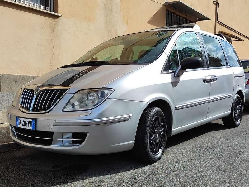 Usata Lancia Phedra 170 CV (125 kW) 2008 Argento Monovolume