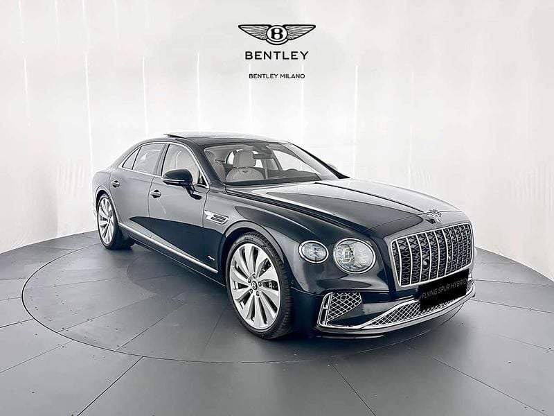 Nuova Bentley Flying Spur 782 CV (575 kW) 2026 Blu/azzurro Berlina