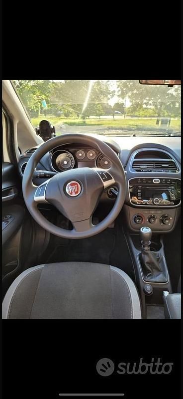 Usata Fiat Punto Evo 77 CV (56 kW) 2012 Bianco Utilitaria