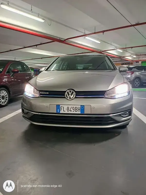 Usata VW Golf VII Highline 110 CV (80 kW) 2017 Berlina