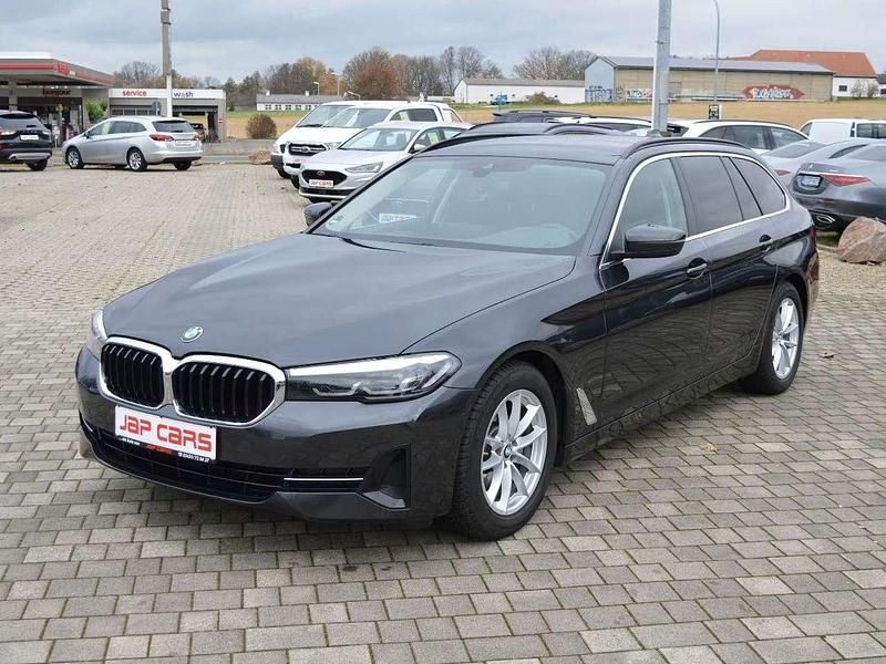 Grigio Usata 2022 BMW 520 Station wagon | 32.990 € (Ottimo prezzo) - Immagine 1/4