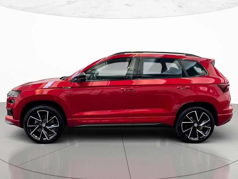 Usata Skoda Karoq SportLine 150 CV (110 kW) 2023 Rosso velluto metallizzato SUV