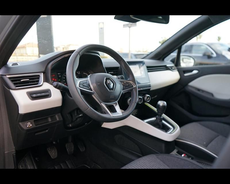 Usata Renault Clio V Intens 100 CV (73 kW) 2022 Grigio Utilitaria
