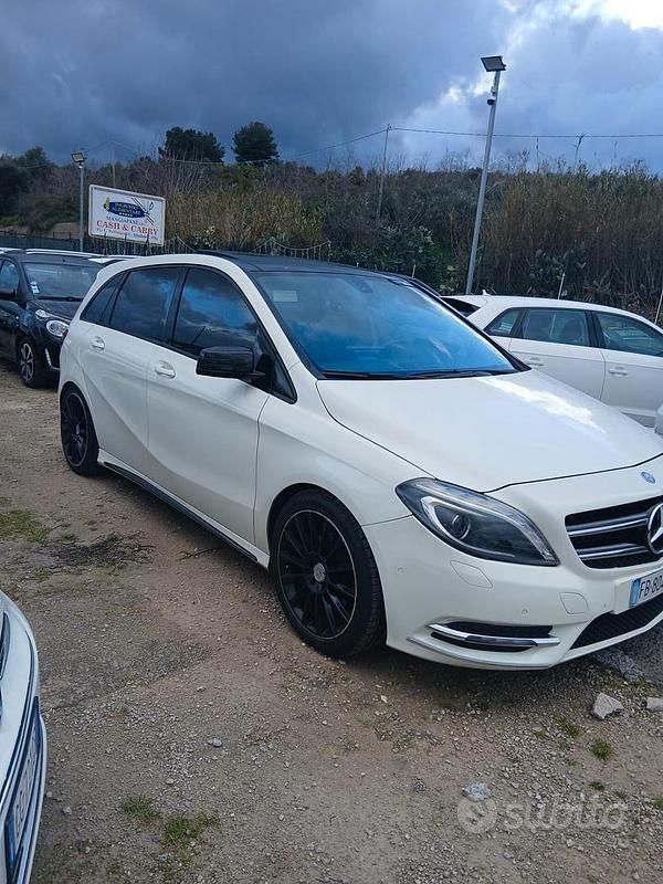 Usata Mercedes B200 Premium 135 CV (99 kW) 2013 Bianco Monovolume