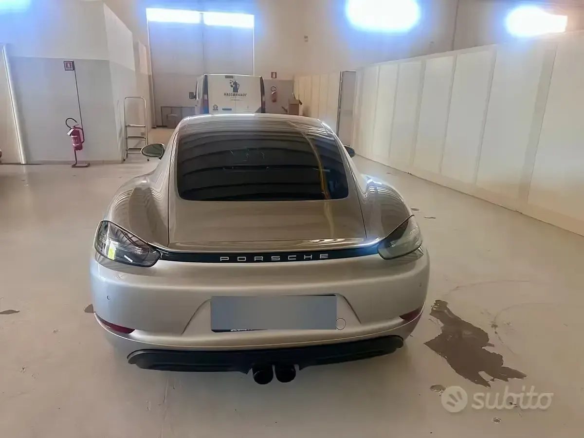 Usata Porsche 718 Cayman 300 CV (220 kW) 2018 Grigio Coupé