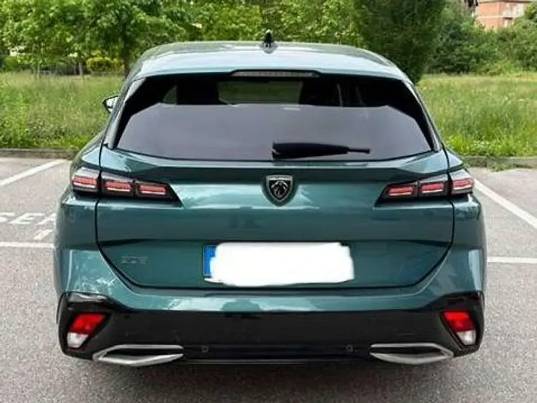 Usata Peugeot 308 Allure 131 CV (96 kW) 2023 Verde Station wagon