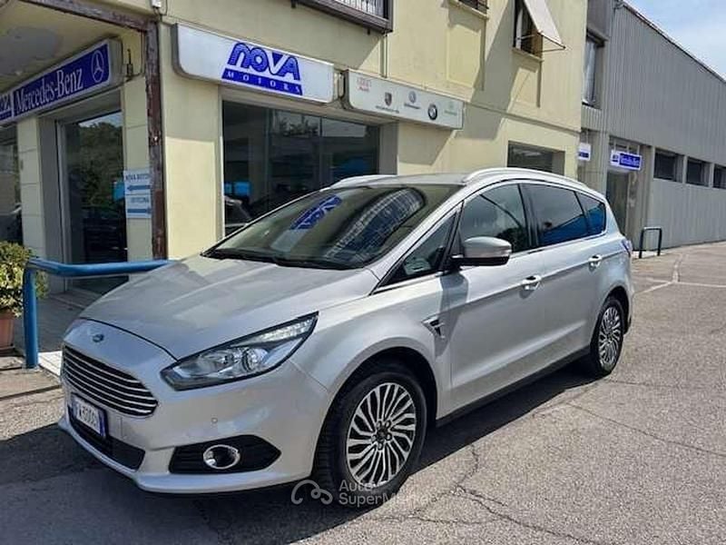 Usata Ford S-MAX Titanium 150 CV (110 kW) 2019 Argento Monovolume