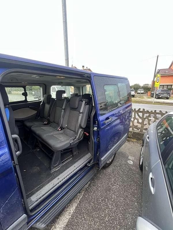Usata Ford Tourneo Custom 131 CV (96 kW) 2016 Blu/azzurro Furgone