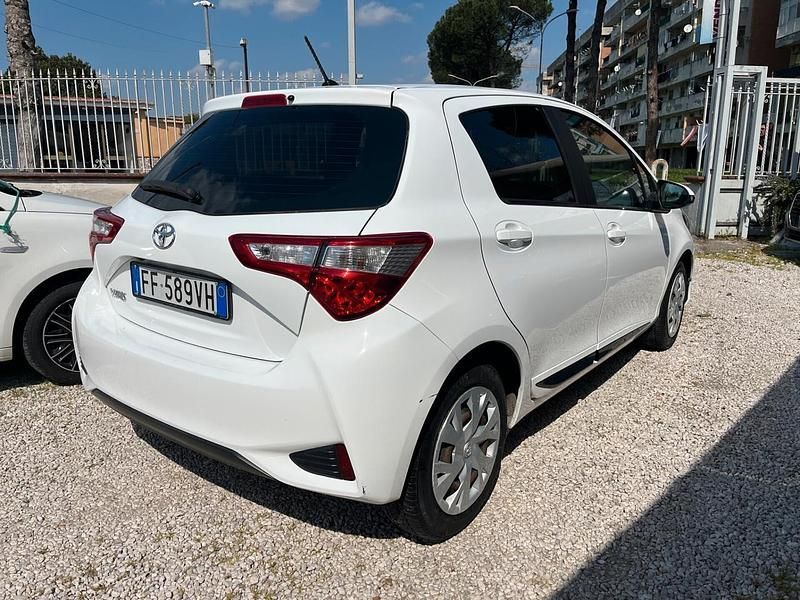Usata Toyota Yaris 89 CV (65 kW) 2018 Bianco Berlina