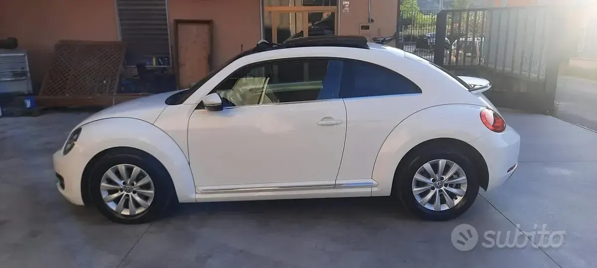 Usata VW Beetle Sportline 140 CV (102 kW) 2013 Bianco Utilitaria