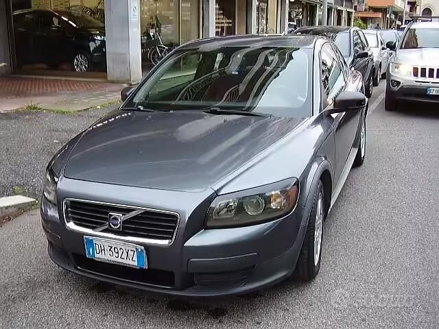 Usata Volvo C30 Kinetic 101 CV (74 kW) 2007 Grigio Utilitaria