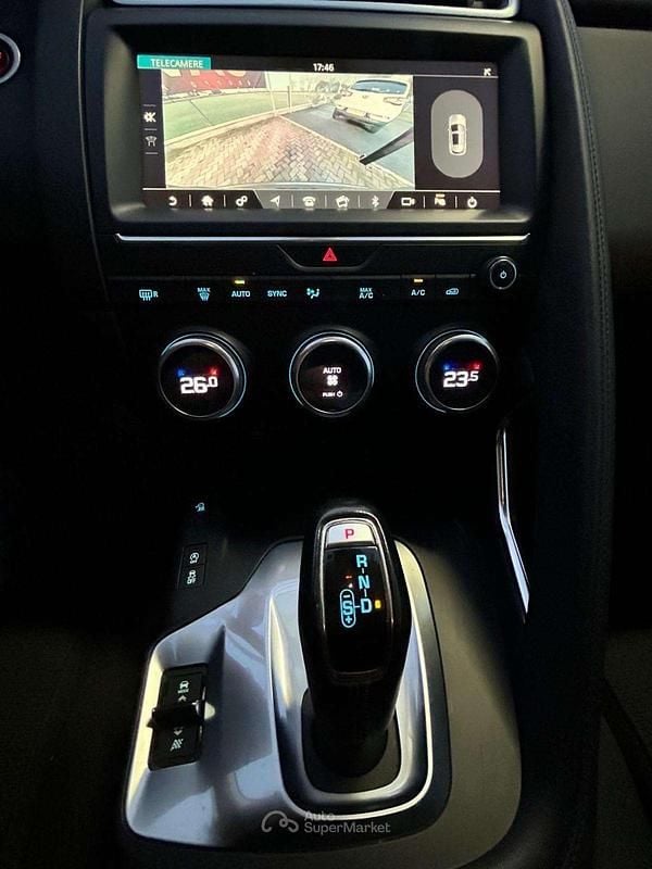 Begagnad Jaguar E-Pace SE 150 HK (110 kW) 2017 Grå SUV